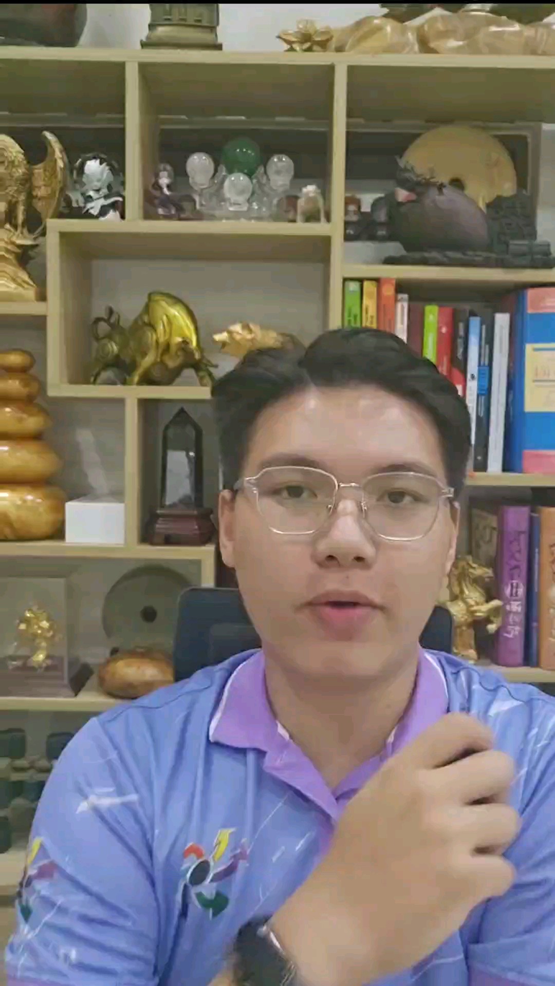 Bùm nổ chậm nay lại là.....