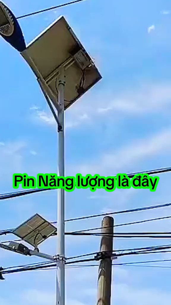 Đang loay hoay suy nghĩ 
Mượn tiền anh em nước ngo