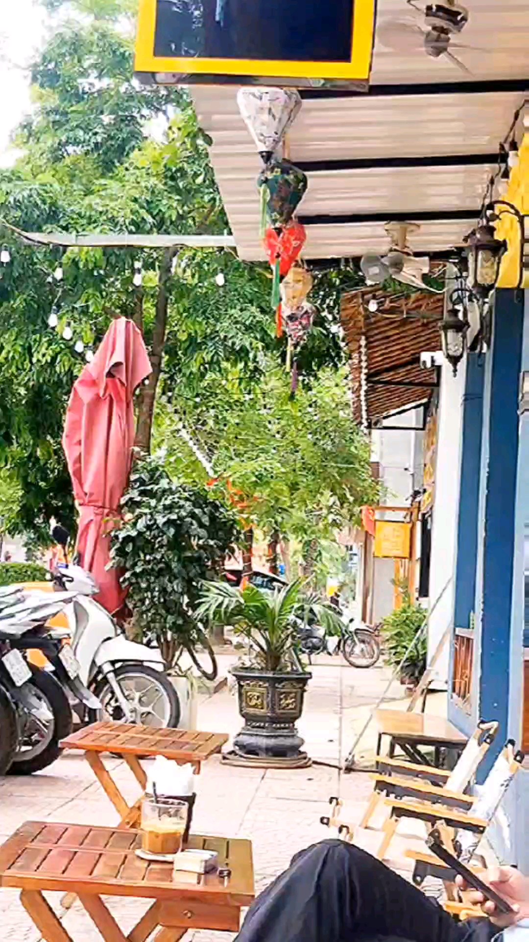 Mấy năm rồi mới mở mua mã mới.
Người ta bọn chen đ