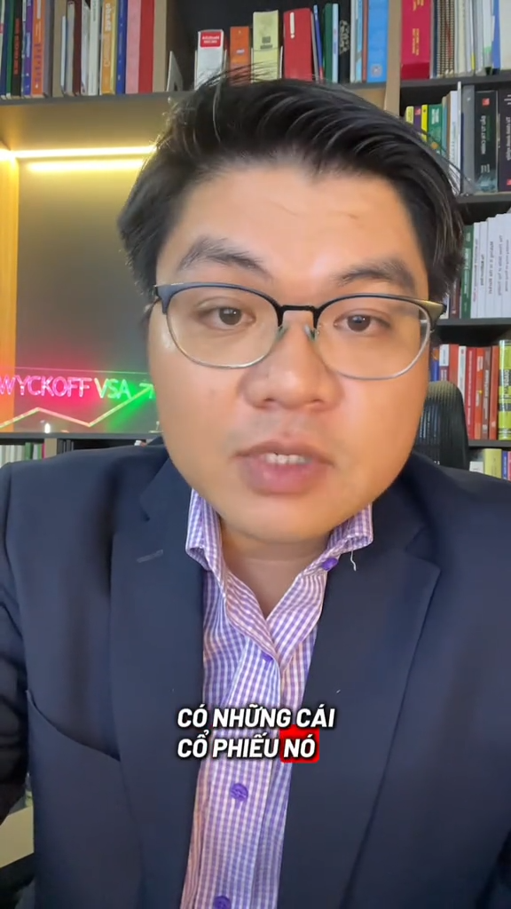 Cổ phiếu VSC và thị trường chung.
Chỉnh mua, tăng 