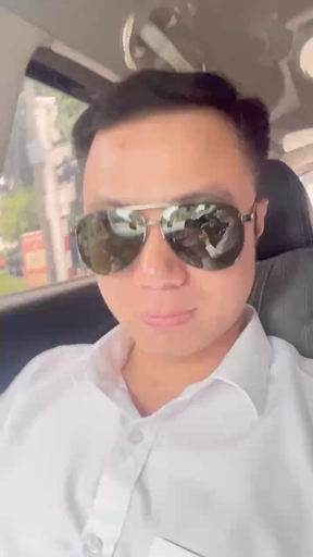 Các con nên nghe thầy
Thầy cho cơm ngon áo đẹp nhé