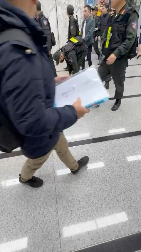 Ai thấy có quen không