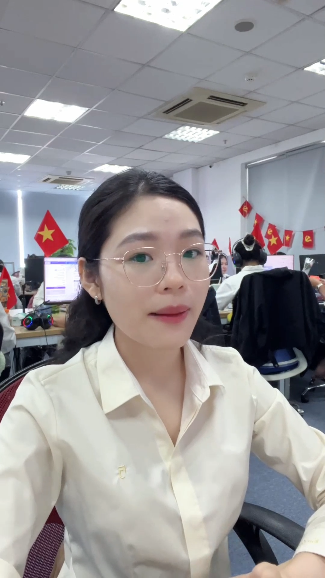 CĂNG THẲNG TRUNG ĐÔNG NHƯNG SAO BẠC SỤP ĐỔ